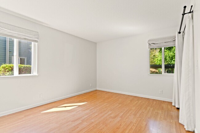 Building Photo - 760 Canyon Oaks Dr