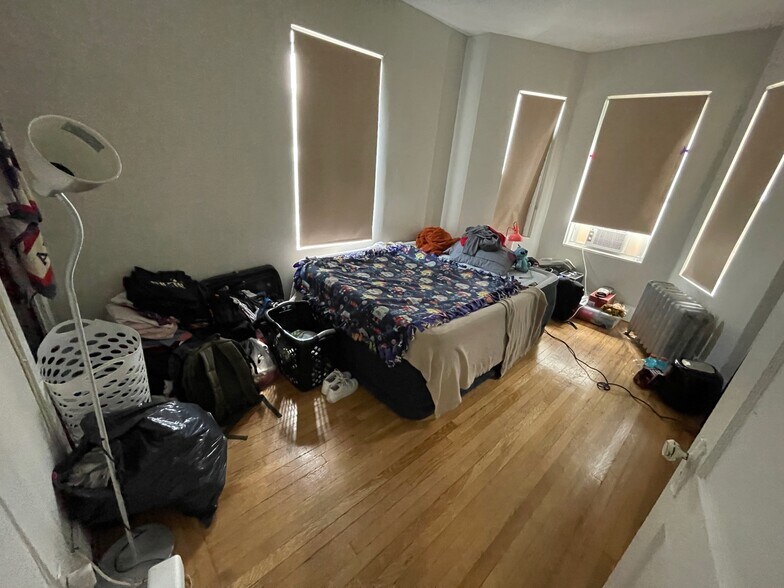 Building Photo - 84 Saint Stephen St