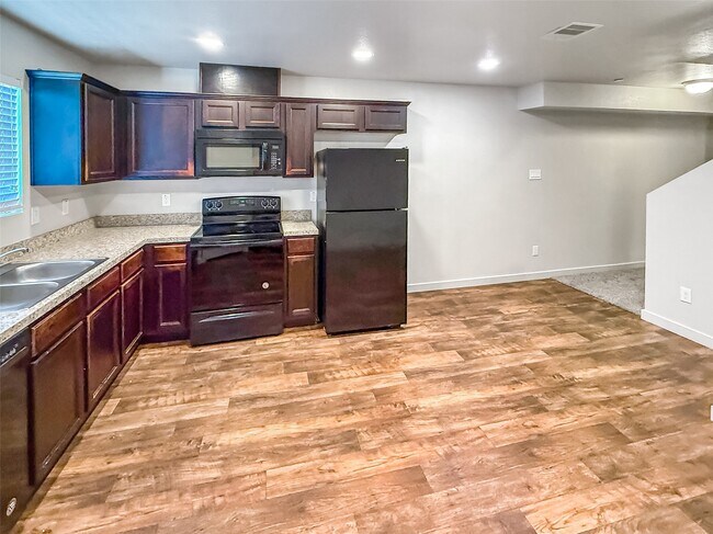 Building Photo - 10535 Mills Rd