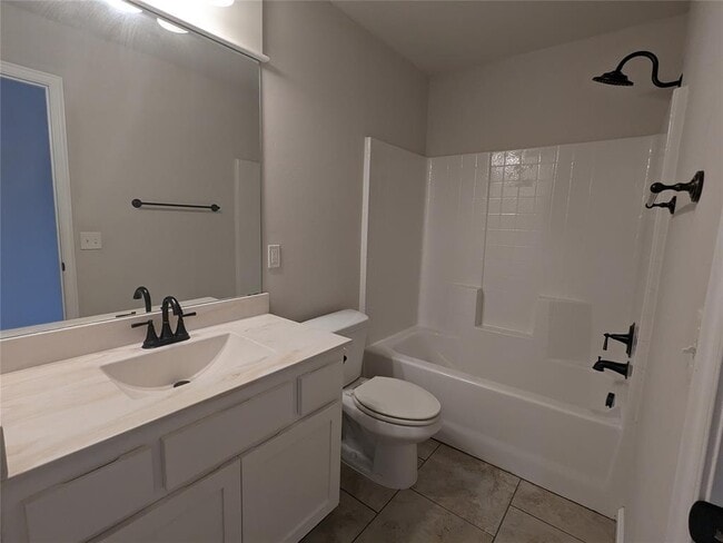 Building Photo - 3808 Manderly Pl
