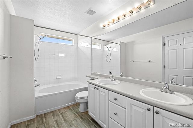 Building Photo - 5160 Ashbrook Cir