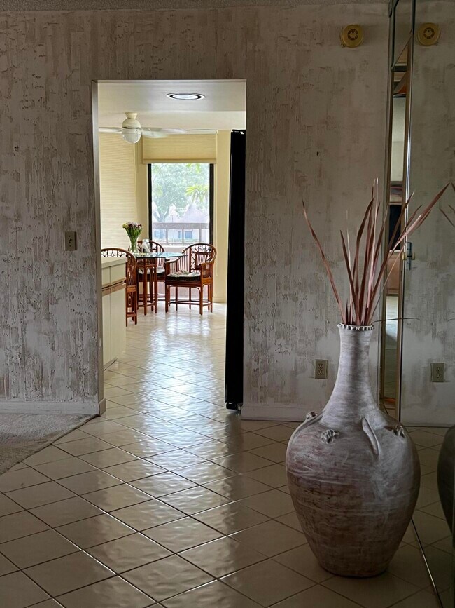 Building Photo - 4702 Fountains Dr