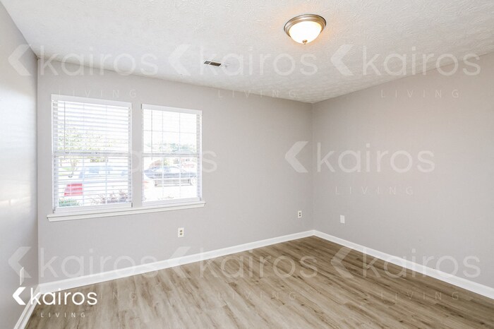 Building Photo - 208 Deer Pkwy