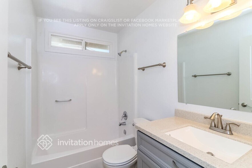 Building Photo - 10623 N 49th Ave