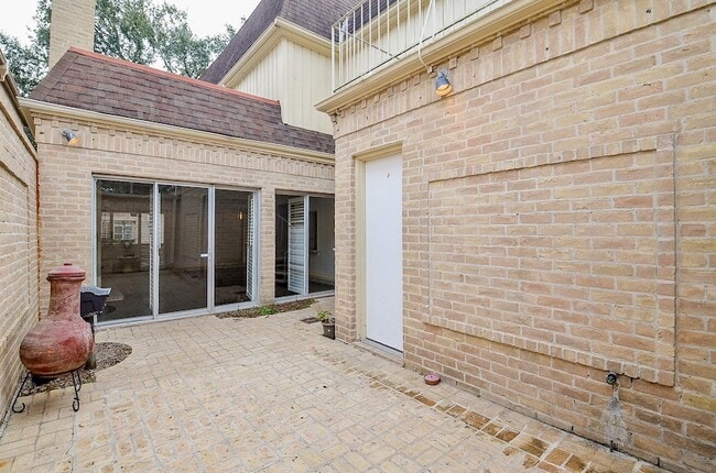 Building Photo - 44 Bayou Pointe Dr