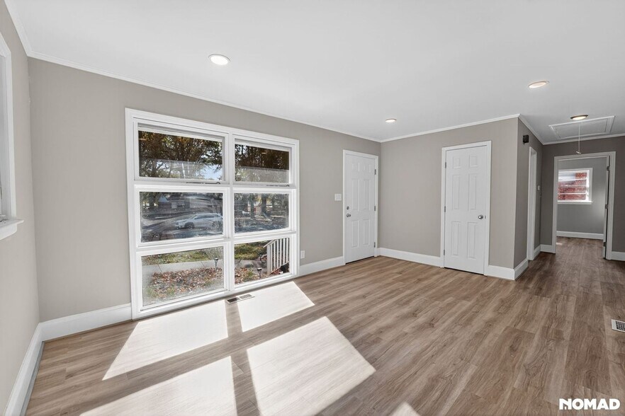 Building Photo - 4056 Whitehall Dr