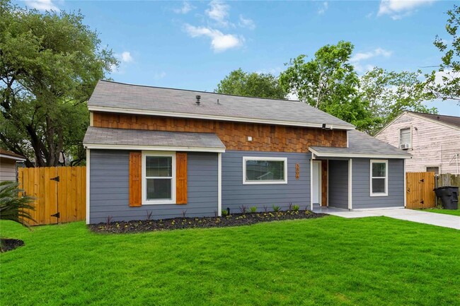 Building Photo - 3806 Zephyr St
