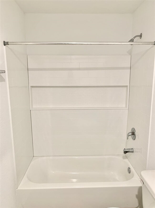 Building Photo - 1024 Greenshank Dr