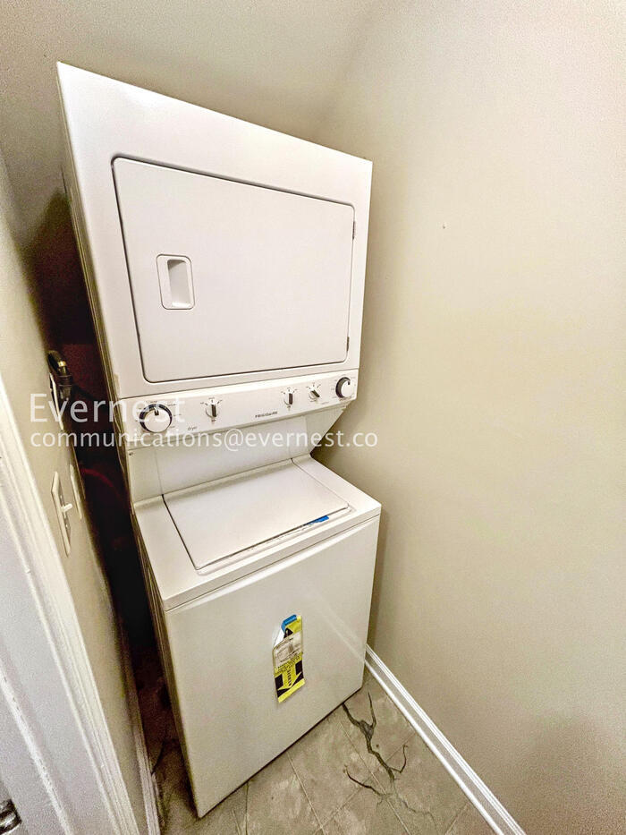 Building Photo - 1428 Olden Ln