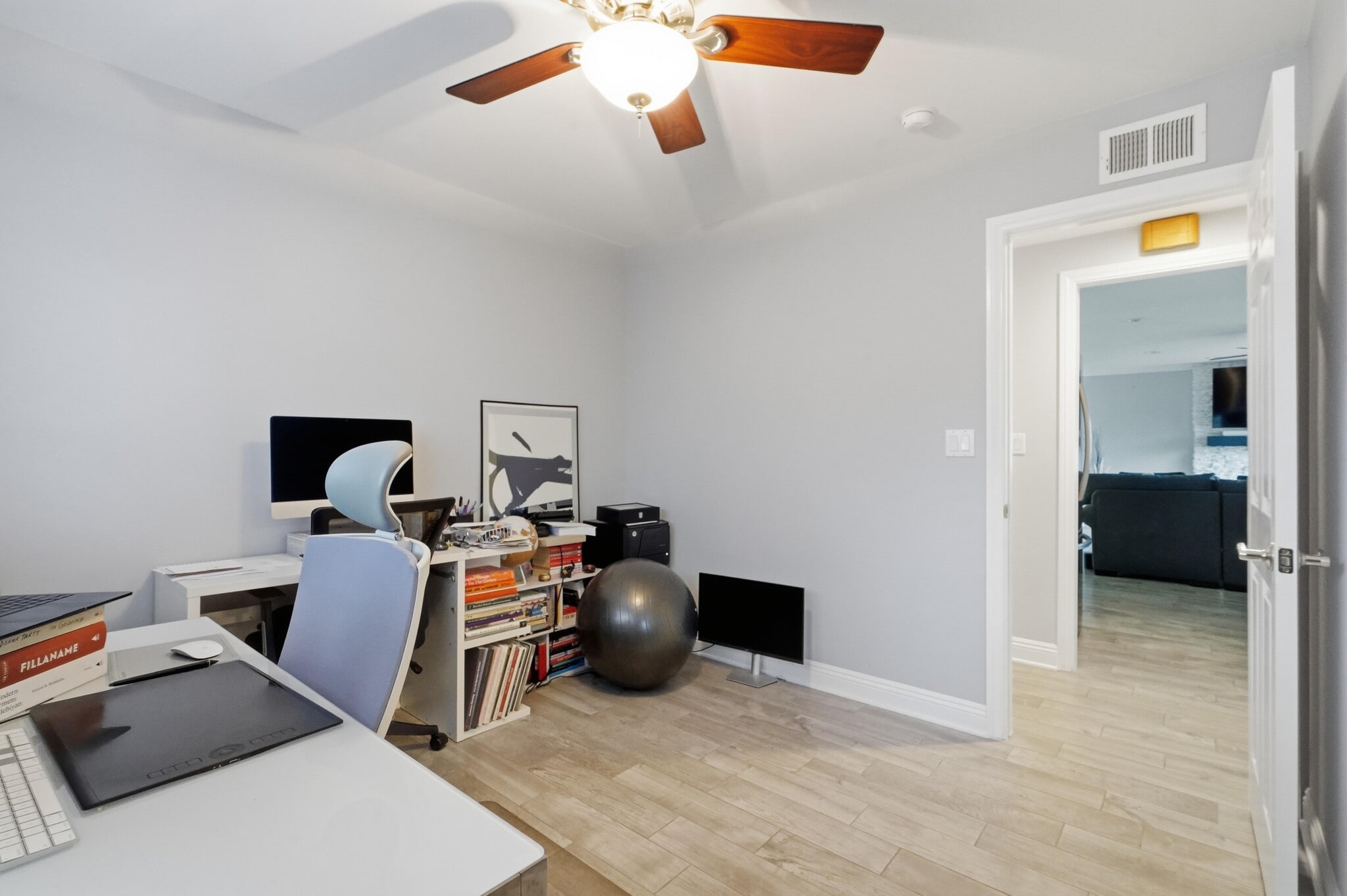 Building Photo - 19833 Blythe St