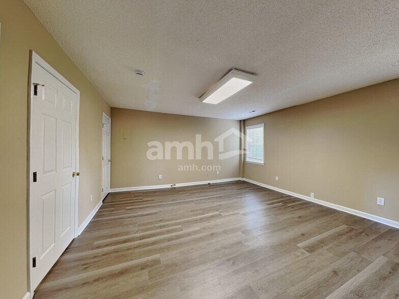Building Photo - 4103 Chilton Way