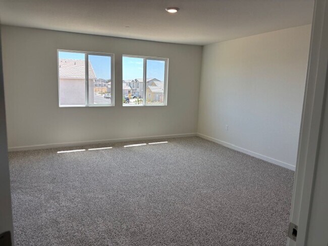 Building Photo - Brand New DR Horton Smart Home with 5 Bedr...
