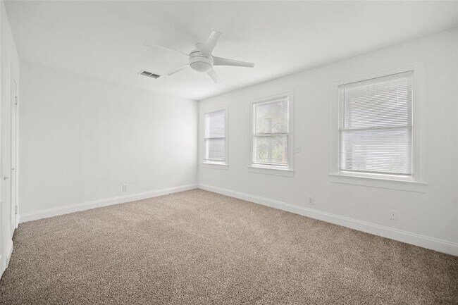 Building Photo - 4605 Harmon Ave