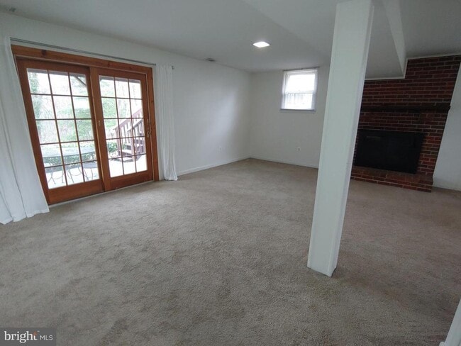 Building Photo - 149 Northway