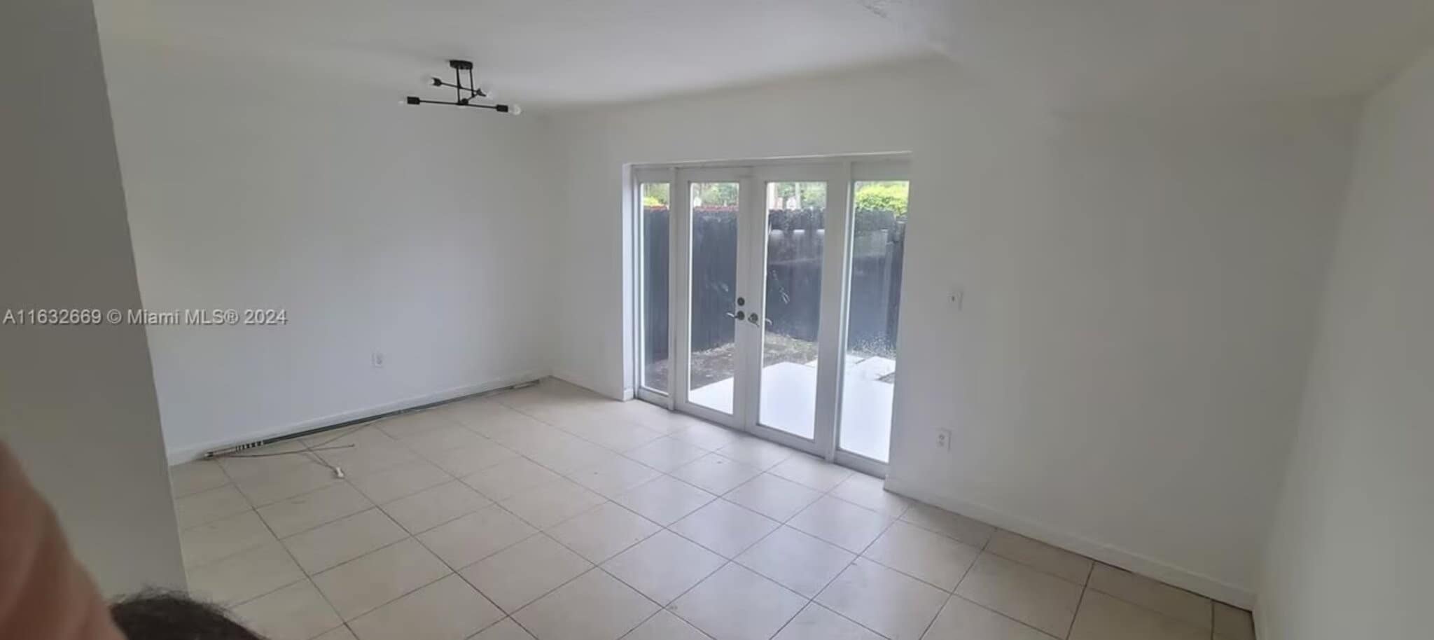 Building Photo - 319 NW 109th Ave