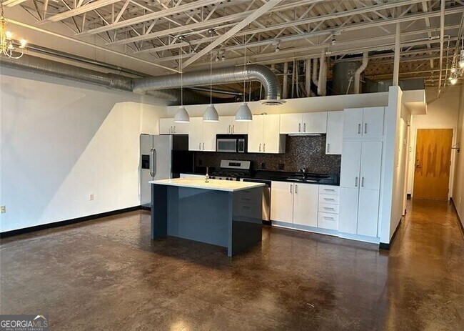 Building Photo - 5200 Peachtree Rd