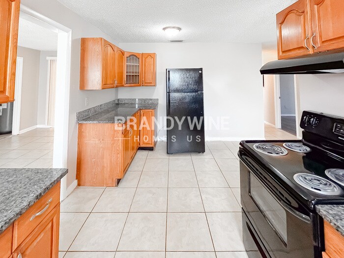 Building Photo - 3026 Mangrove Ave