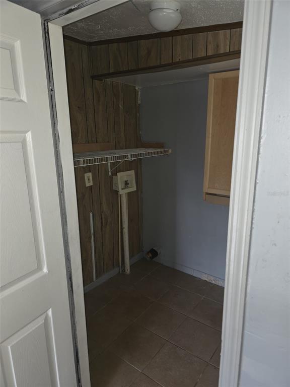 Building Photo - 3022 Deleuil Ave