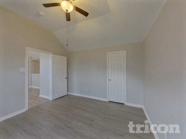 Building Photo - 1533 Mill Creek Dr