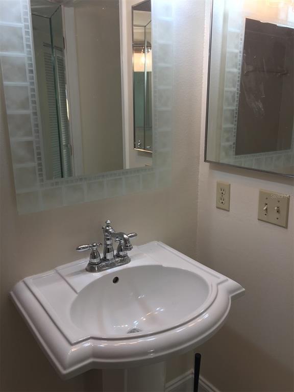 Building Photo - 160 Columbia Dr