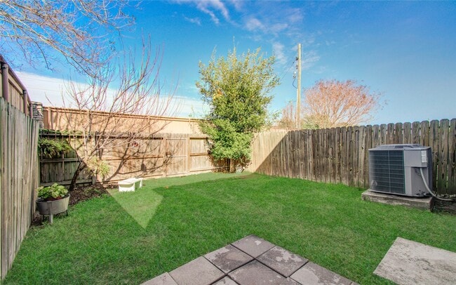 Building Photo - 15814 Whiteglade Ln