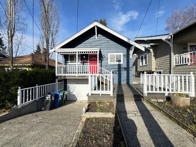 Building Photo - Ramesh House | Spacious 3x2 Available Now! | Rare Green Lake Home w/ Garage, Storage and Private ...