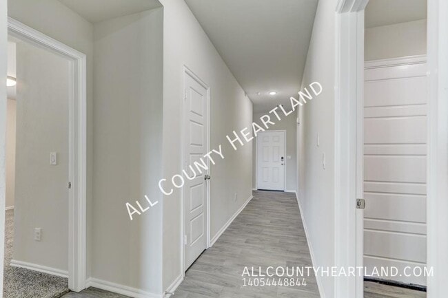 Building Photo - 3425 Molly Dr