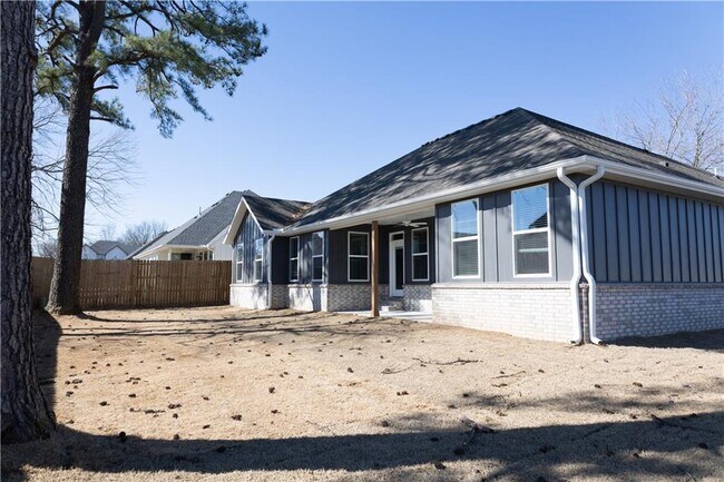 Building Photo - 817 Spurgeon Ln