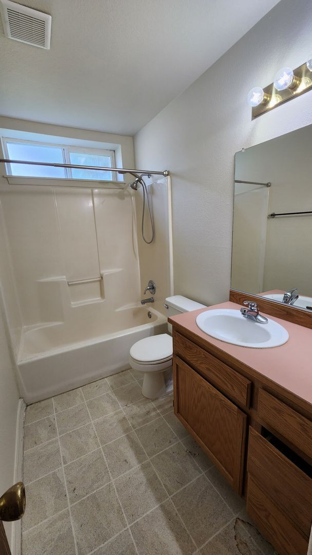 Building Photo - 3452 W Lilac Ct