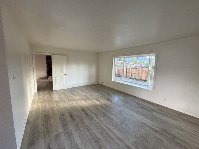 Building Photo - "Charming 3-Bed Oasis with Scenic Views & ...