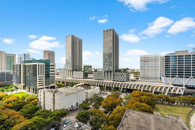 Building Photo - 11 NE 6th St