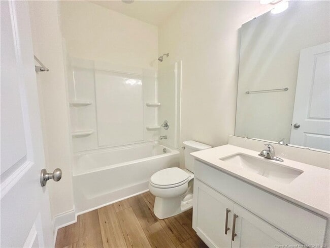 Building Photo - 282 Creekhaven Dr
