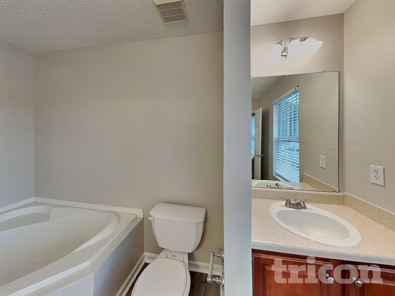 Building Photo - 5484 Sierra Tr