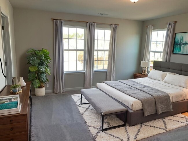 Building Photo - Resort life for your family in the Palisades!