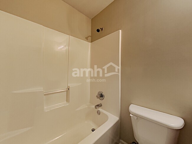 Building Photo - 2095 Mina Lane Dr