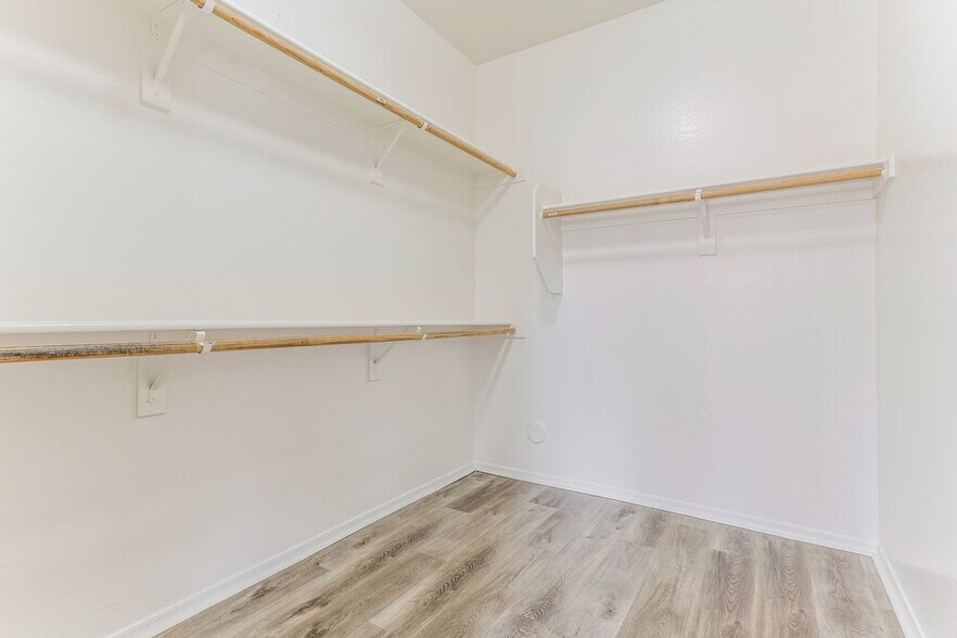 Building Photo - 2903 E Pinto Valley Rd