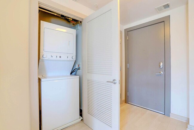 Building Photo - 22202 18th St S