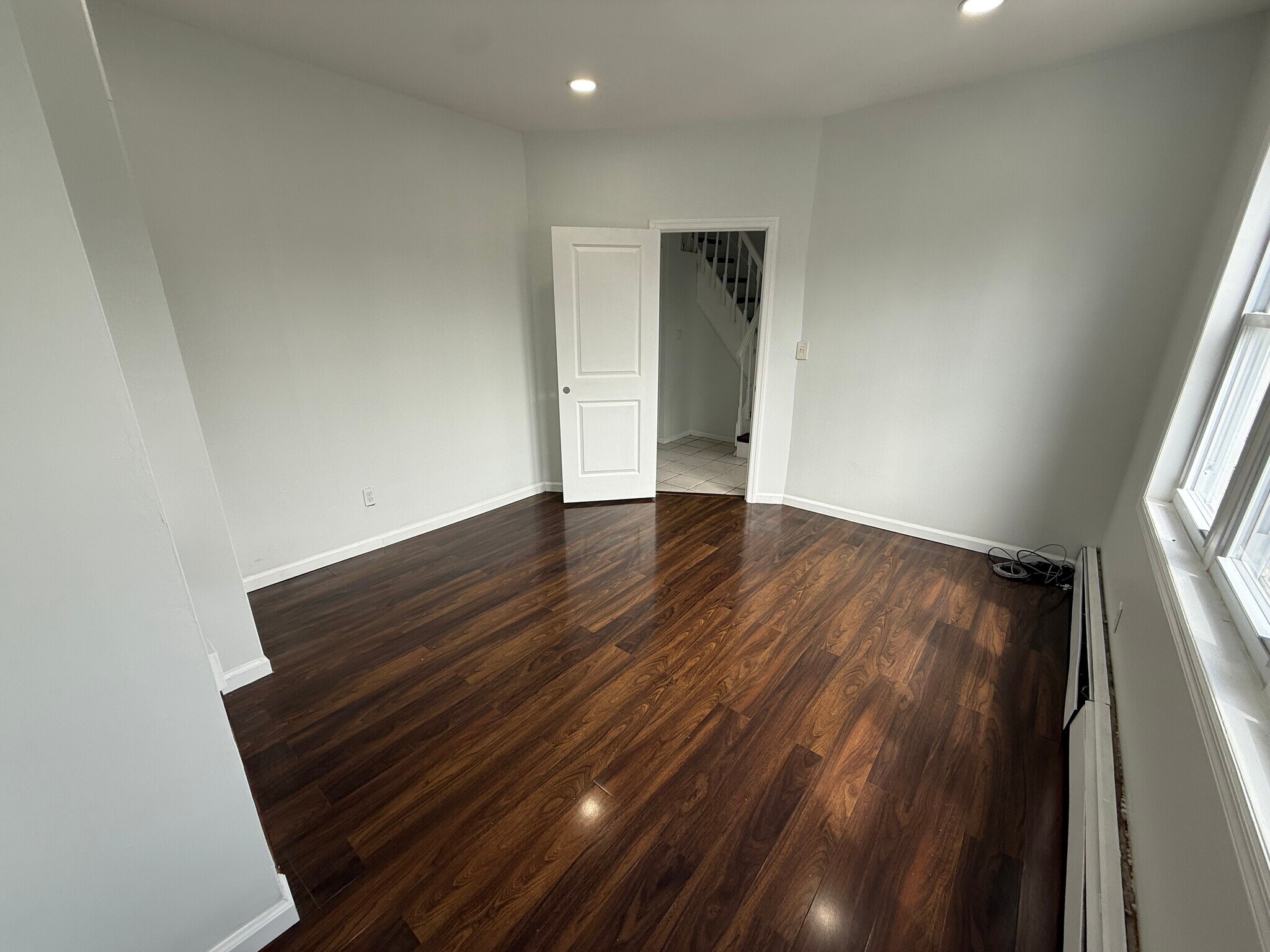 Building Photo - 847 7th St
