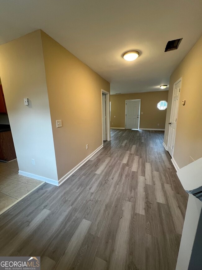 Building Photo - 733 Wheel House Ln