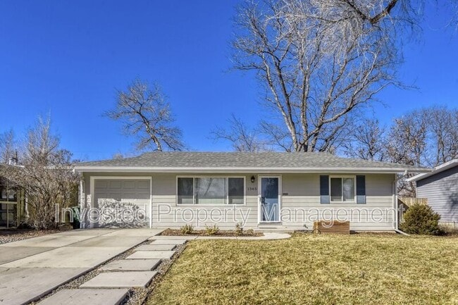 Building Photo - 1365 S Grape St