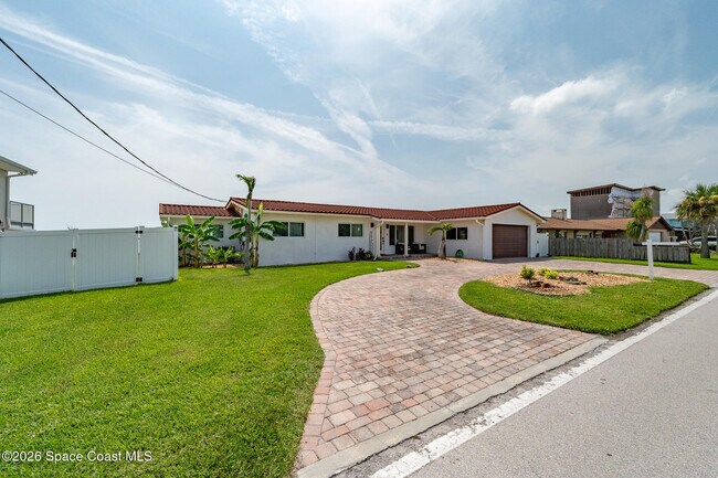 Building Photo - 1110 S Banana River Dr