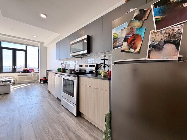 Building Photo - 327 Communipaw Ave