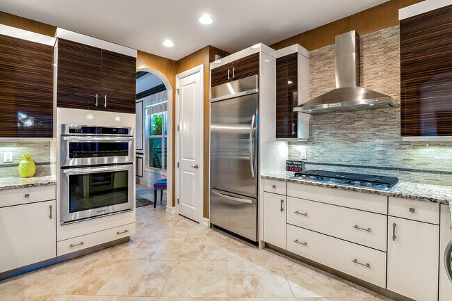 Building Photo - 279 Carina Dr