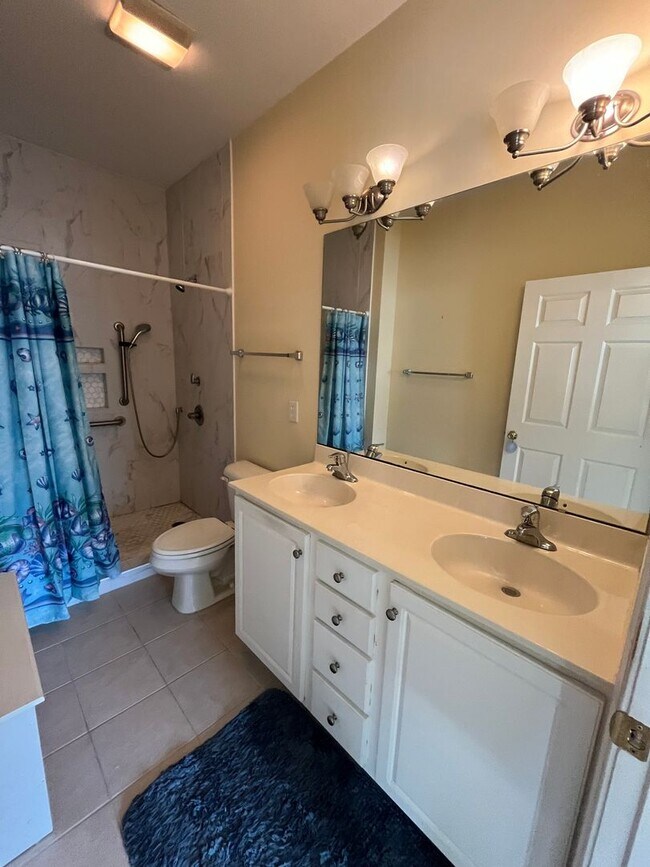 Building Photo - Discover this well-appointed 3-bedroom plus bonus room , 2-bath home in Carleton Place