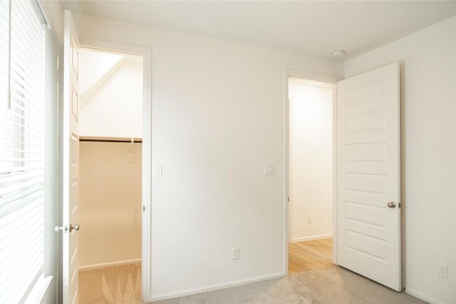 Building Photo - 31410 Golden Cliffs Ln