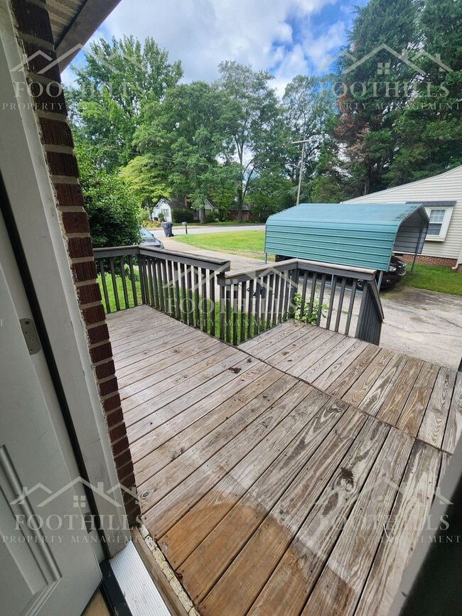 Building Photo - Classic 3-Bedroom Home in Downtown Anderso...