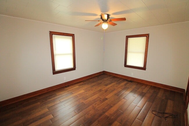 Building Photo - 3 Bedroom Home in Mount Holly, NC (Lawn Ca...