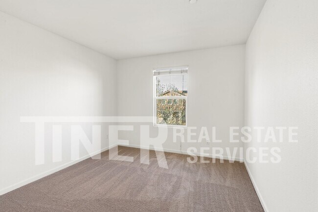 Building Photo - 3786 Samuelson Way