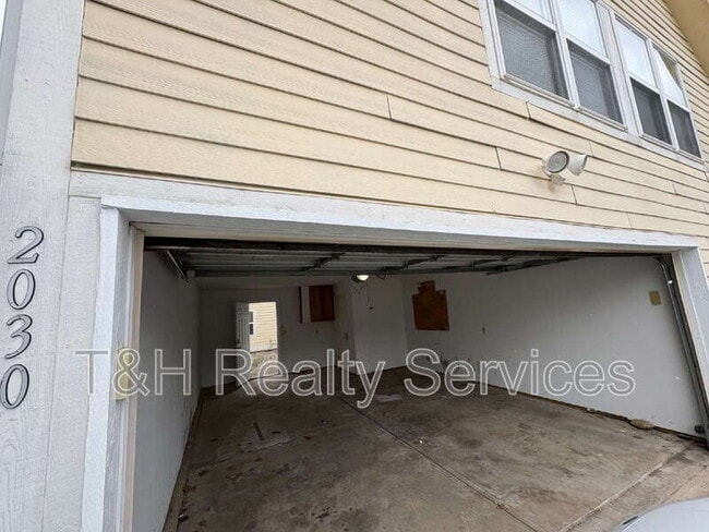 Building Photo - 2030 N College Ave