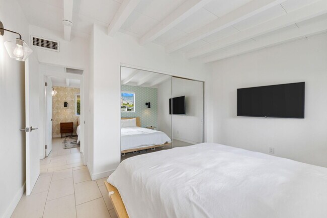 Building Photo - 45720 Abronia Trail